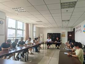 \"餐厅里的人们
AI